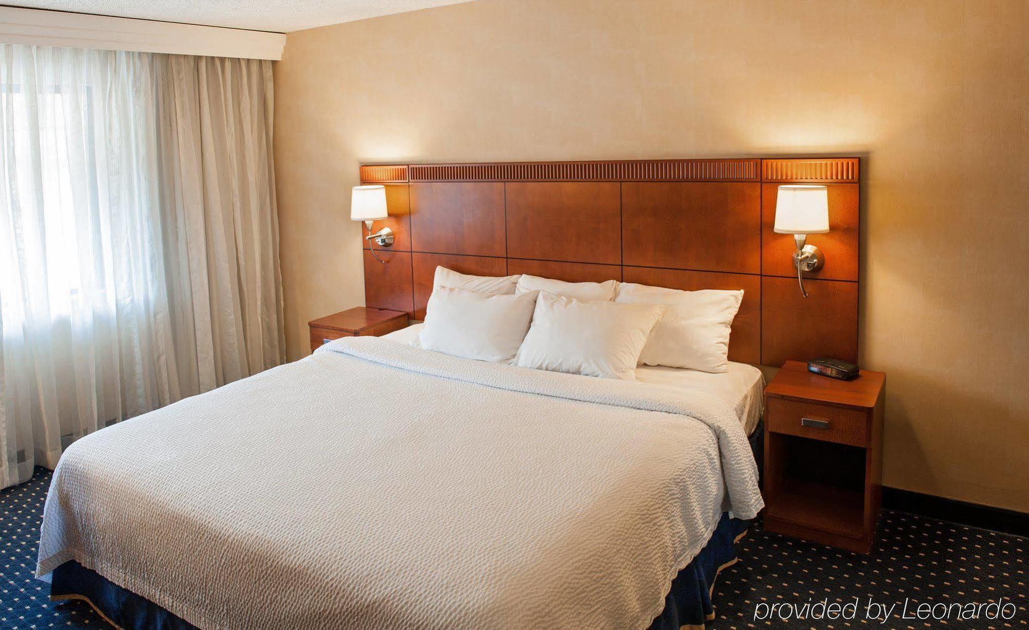 Radisson Hotel Detroit-Farmington Hills Dış mekan fotoğraf