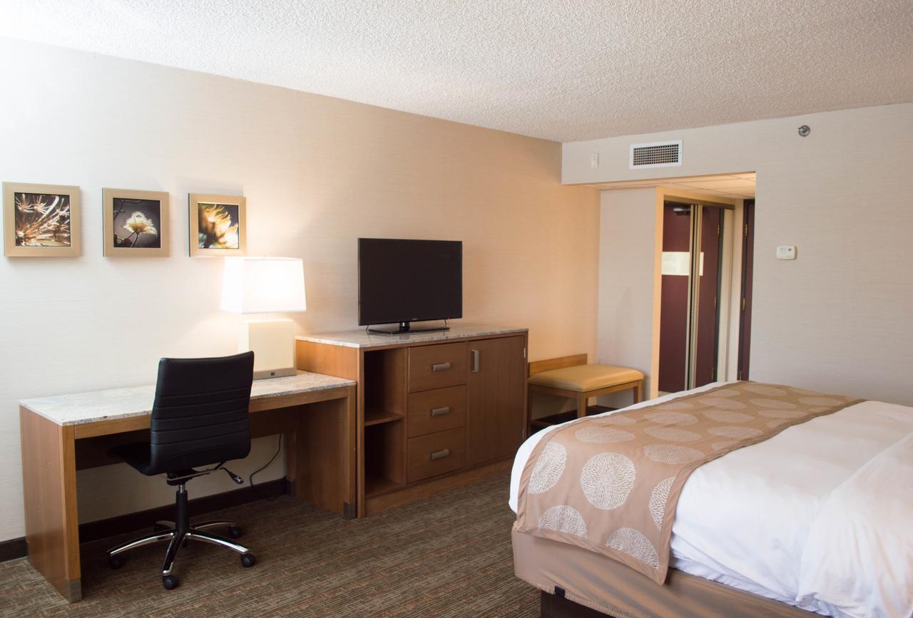 Radisson Hotel Detroit-Farmington Hills Dış mekan fotoğraf
