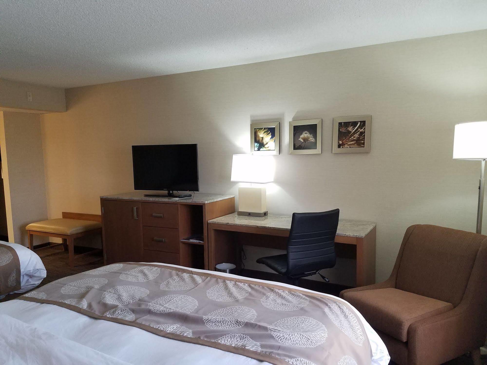Radisson Hotel Detroit-Farmington Hills Dış mekan fotoğraf