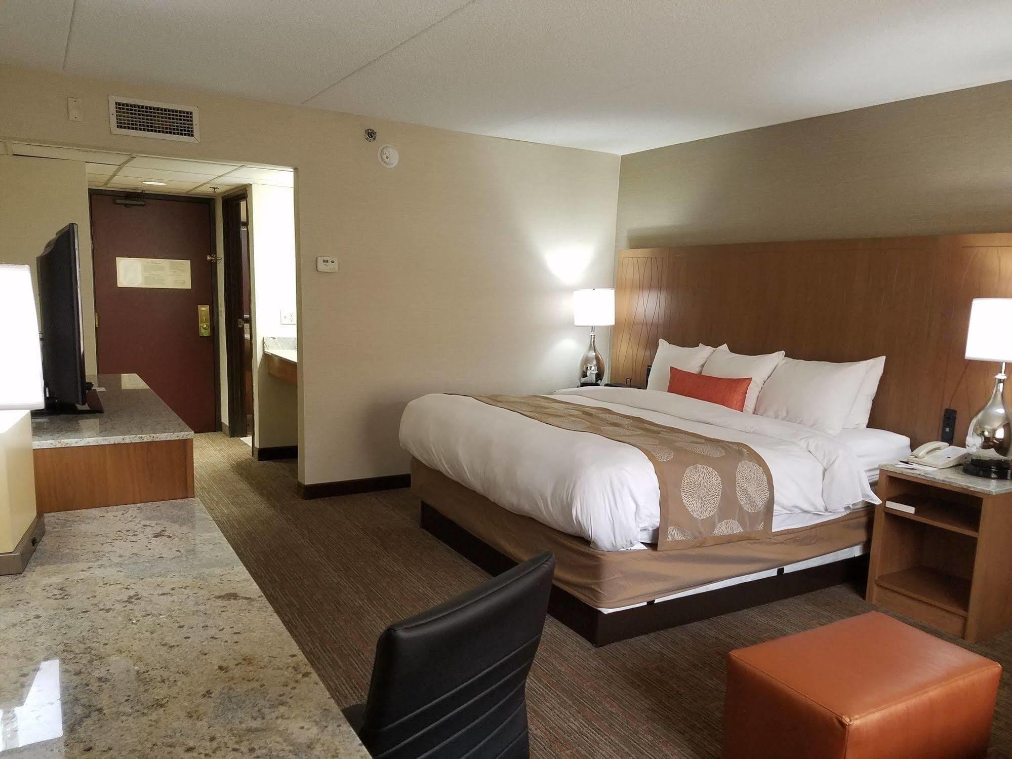 Radisson Hotel Detroit-Farmington Hills Dış mekan fotoğraf