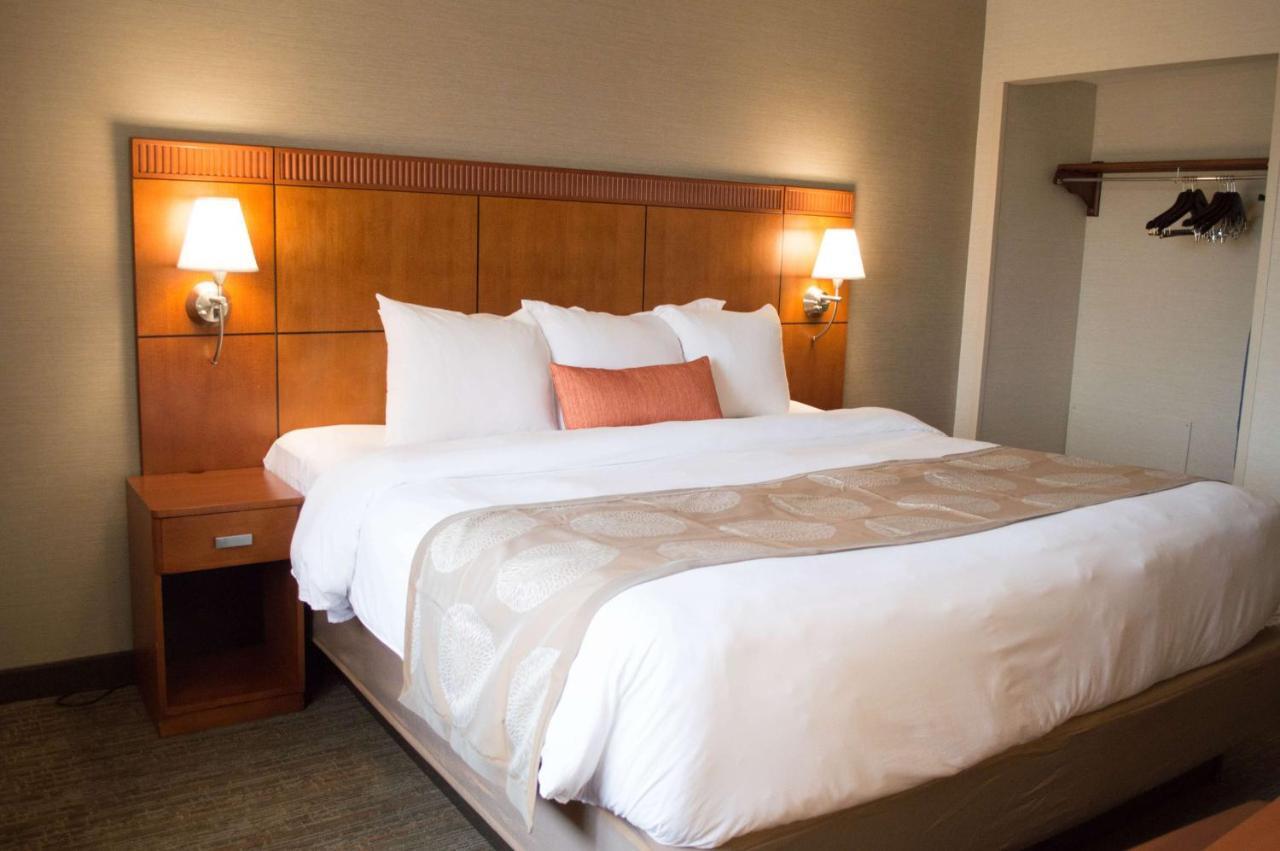 Radisson Hotel Detroit-Farmington Hills Dış mekan fotoğraf
