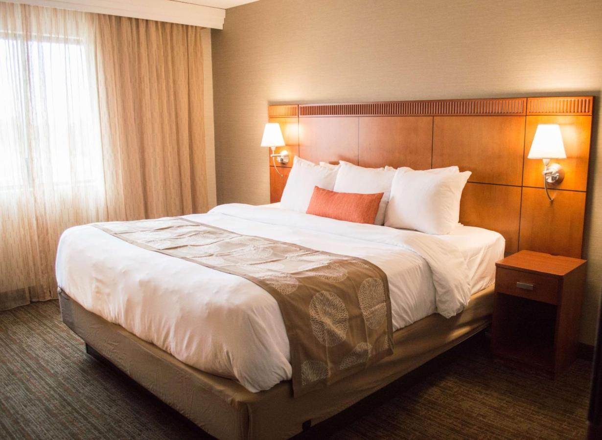 Radisson Hotel Detroit-Farmington Hills Dış mekan fotoğraf